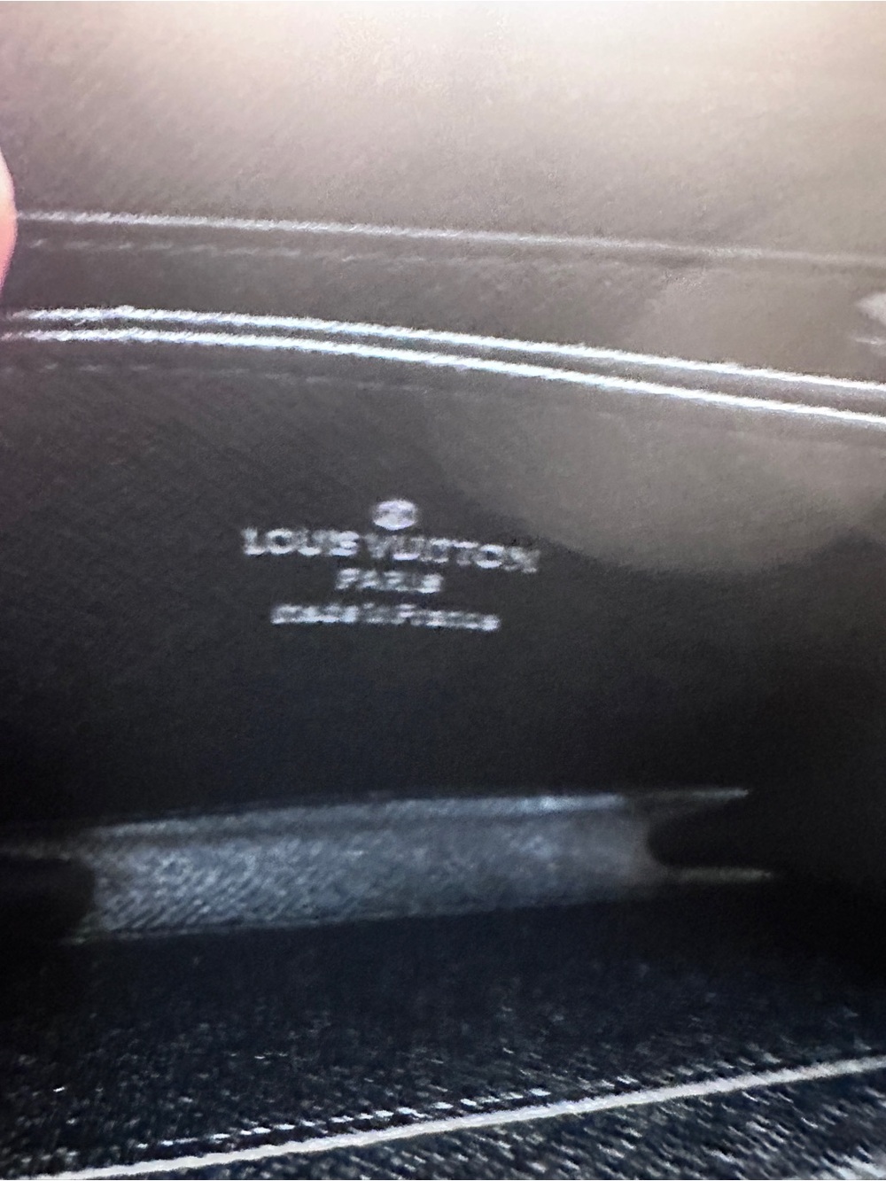 Louis Vuitton Black Zippy Wallet - Picture 3 of 8
